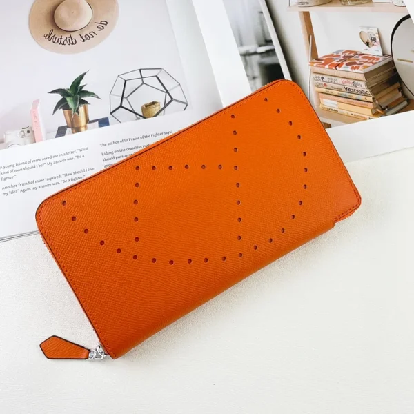 H Silk'in Empson-Barenia leather wallets size : 20×11.5×1.5cm