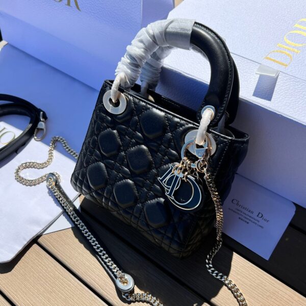 Dior Princess Diana Small Bag 17*15*7
